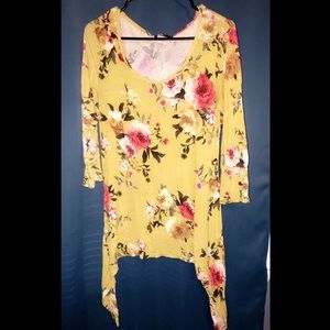 SOLD 3/4 sleeve floral shirt
